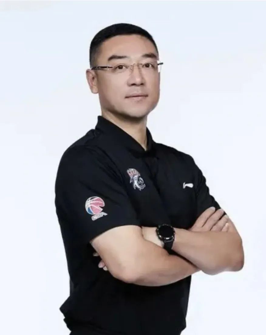 如何通过训练提高篮球运动员的速度_1